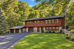 129 Briarwood Dr, Greentown, PA 18426 - Photo 1