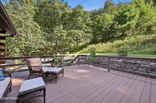 129 Briarwood Dr, Greentown, PA 18426 - Photo 4