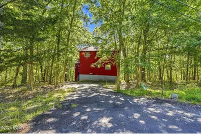5231 Woodbridge Drive E, Bushkill, PA 18324 - Photo 32
