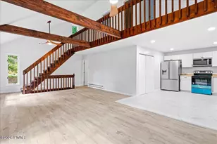 5231 Woodbridge Dr E, Bushkill, PA 18324 - Photo 1