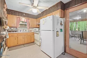 110 W Shore Dr, Hawley, PA 18428 - Photo 14