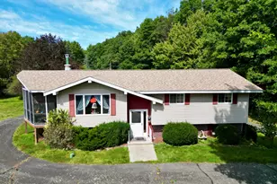 9 Pine Tree Ln, Hawley, PA 18428 - Photo 2