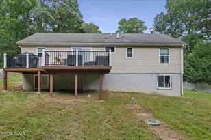 107 Hillside Ct, Dingmans Ferry, PA 18328 - Photo 28