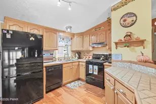 448 White Rock Dr, Waymart, PA 18472 - Photo 12