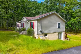 3124 Bluebird Dr, Bushkill, PA 18324 - Photo 4