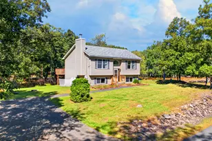 155 Mallard Ln, Bushkill, PA 18324 - Photo 2