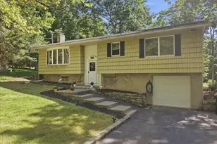 50 Woodledge Hills Dr, Hawley, PA 18428 - Photo 4