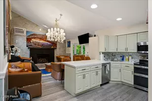 3130 Delaware Cir, Bushkill, PA 18324 - Photo 2