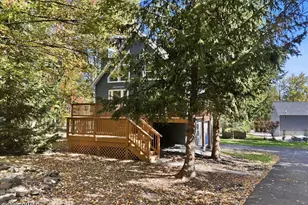 1059 Lakeland Dr, Lake Ariel, PA 18436 - Photo 4