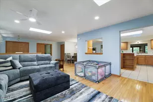 125 Cottonwood Dr, Lords Valley, PA 18428 - Photo 8