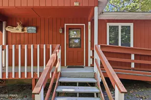 114 Stallion Dr, Lords Valley, PA 18428 - Photo 2