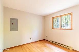 114 Log Cabin Dr, Lackawaxen, PA 18435 - Photo 14