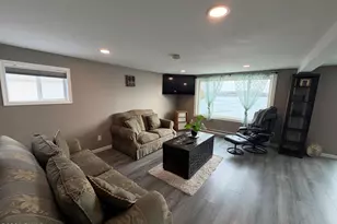 27 Lizzys Ln, Waymart, PA 18472 - Photo 12