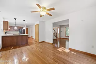 128 Friendship Dr, Hawley, PA 18428 - Photo 8