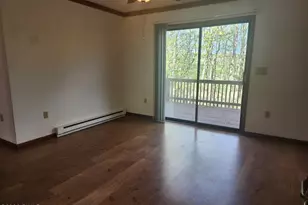 404 Surrey Dr, Lords Valley, PA 18428 - Photo 6