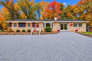 800 Kinglet Ct, Hawley, PA 18428 - Photo 1