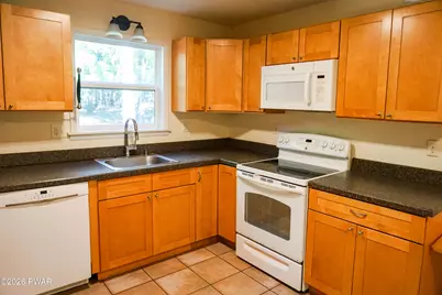 112 Golden Eagle Court, Milford, PA 18337 - Photo 8