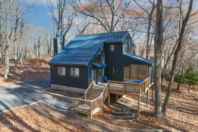 226 Robin Court, Bushkill, PA 18324 - Photo 1