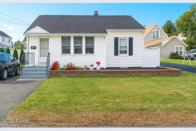 204 Avenue L, Matamoras, PA 18336 - Photo 1