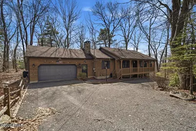 109 Banbury Drive, Bushkill, PA 18324 - Photo 1
