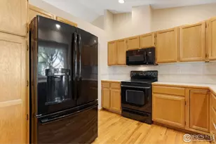 2421 Maplewood Cir W, Longmont, CO 80503 - Photo 4