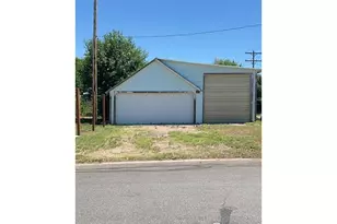 145 N Coleman Ave, Holyoke, CO 80734 - Photo 2