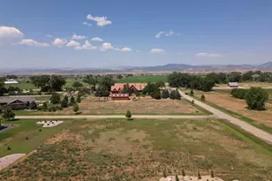 1061 Berthoud Peak Dr, Berthoud, CO 80513 - Photo 10