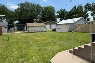 526 Emerson St, Wray, CO 80758 - Photo 2