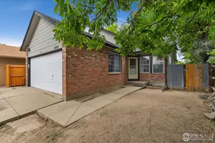 247 Wadsworth Cir, Longmont, CO 80504 - Photo 2