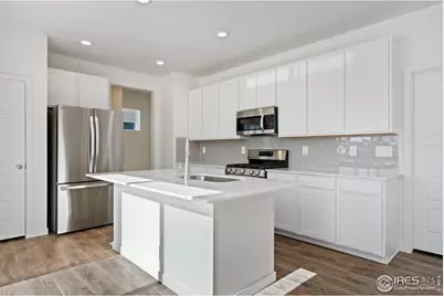 215 Dawn Dr, Hudson, CO 80642 - Photo 4