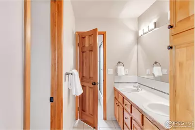 11730 Pointe View Dr, Longmont, CO 80503 - Photo 32