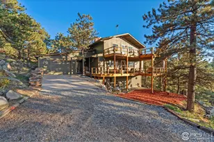 321 Greenwood Dr, Loveland, CO 80537 - Photo 2