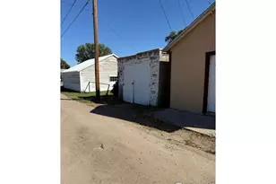 408 Douglas St, Sterling, CO 80751 - Photo 6