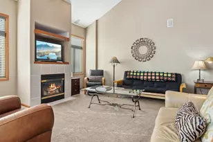 300 Far View Dr, Estes Park, CO 80517 - Photo 4