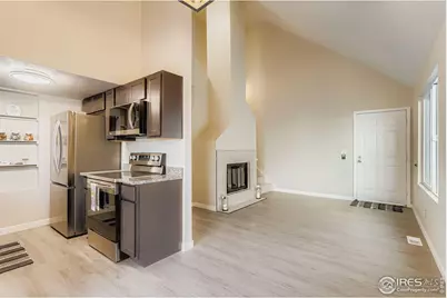 1061 Townley Cir, Longmont, CO 80501 - Photo 10