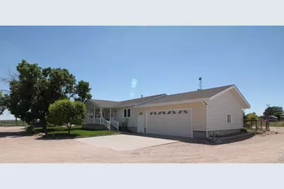 806 S Burlington Ave, Haxtun, CO 80731 - Photo 2