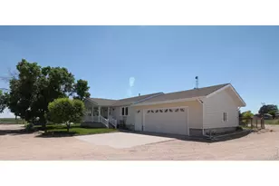 806 S Burlington Ave, Haxtun, CO 80731 - Photo 2