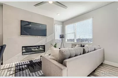 304 Geneva St, Aurora, CO 80010 - Photo 6