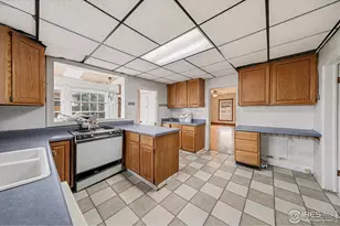 509 W 5th St, Loveland, CO 80537 - Photo 8