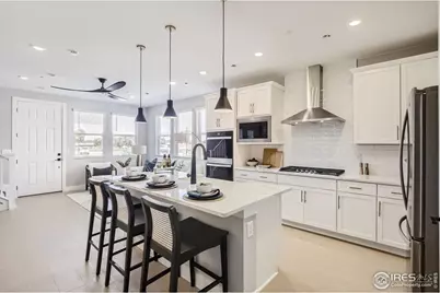 2801 Bear Springs Cir, Longmont, CO 80503 - Photo 2