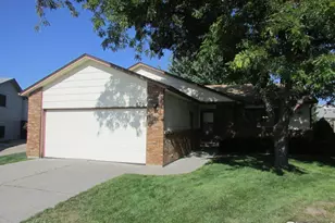 630 Peach Tree Pl, Loveland, CO 80538 - Photo 2