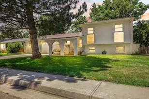 225 Gayle St, Fort Morgan, CO 80701 - Photo 2