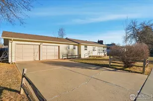 2810 Lakecrest Pl, Loveland, CO 80538 - Photo 2