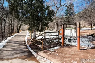 733 Pearl St, Boulder, CO 80302 - Photo 18