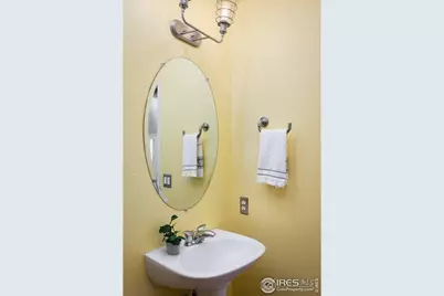 5001 Bella Vista Dr, Longmont, CO 80503 - Photo 16