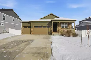 1572 Illingworth Dr, Windsor, CO 80550 - Photo 2