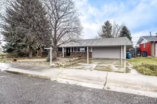 312 W 50th St, Loveland, CO 80538 - Photo 2