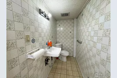 1325 S Saint Louis Ave, Loveland, CO 80537 - Photo 12