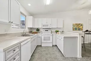 1049 Tierra Ln, Fort Collins, CO 80521 - Photo 6