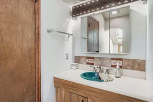 30172 Hilltop Dr, Evergreen, CO 80439 - Photo 24